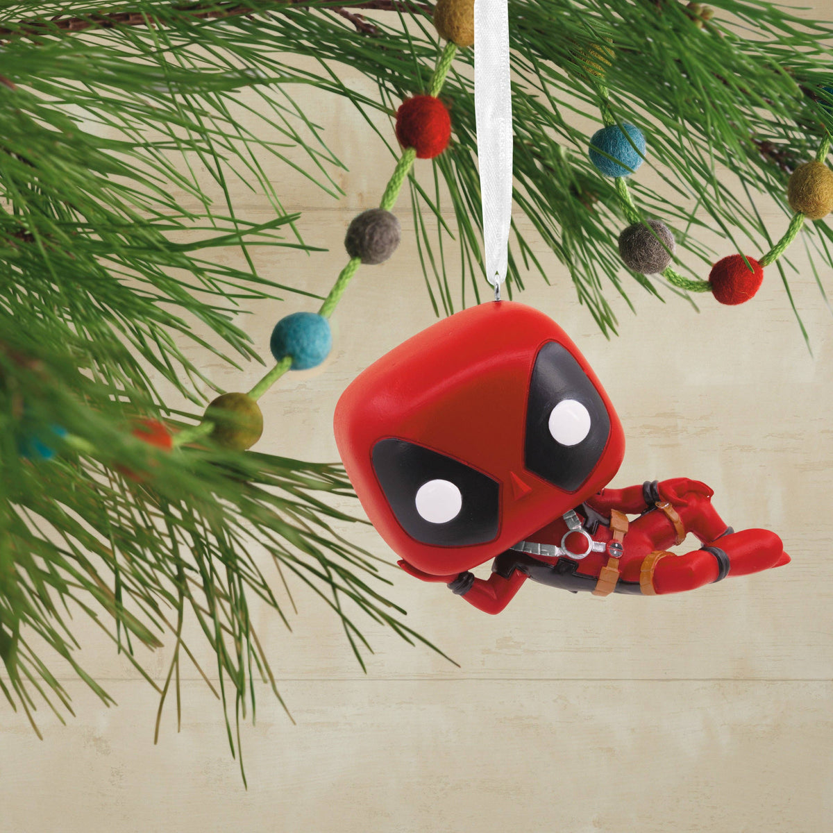 Hallmark - Collectable Funko Pop! Marvel- Deadpool Ornament