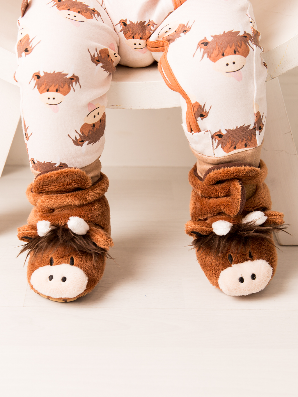 Neutral Hamish Highland Cow Booties: Medium (6-12 Months)