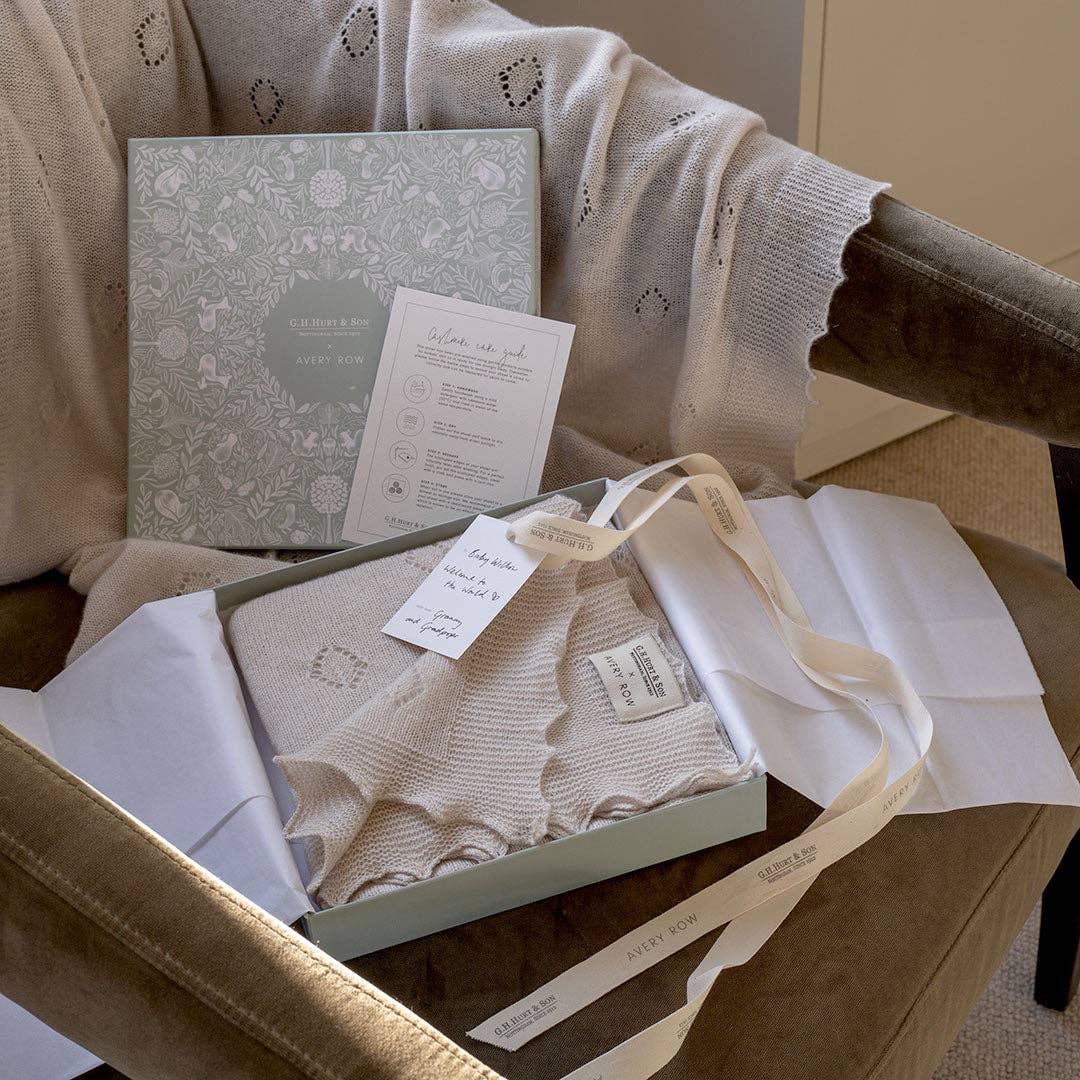 G.H.Hurt & Son X Avery Row Cashmere Shawl Gift Set
