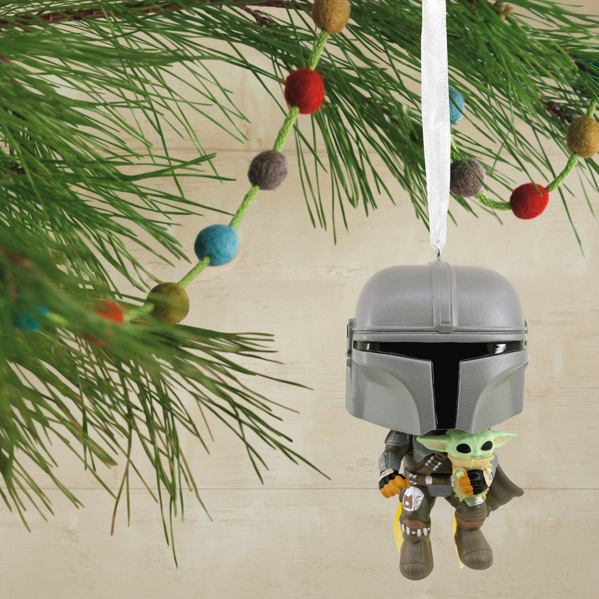 Hallmark - Funko POP! Star Wars™ - The Mandalorian™ & Grogu™ Ornament: Funko