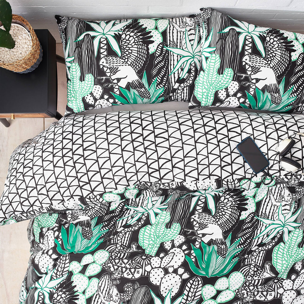 Riva Home - Arizona Duvet Cover Set White/Black: White/Black / Double