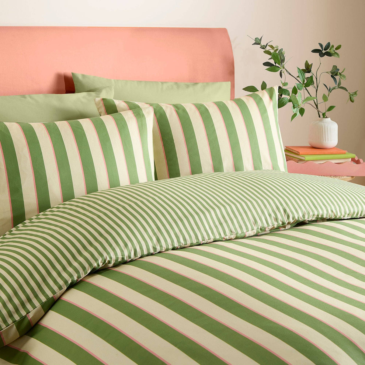 UW Home - Bold Stripe Duvet Cover Set in Green: Double