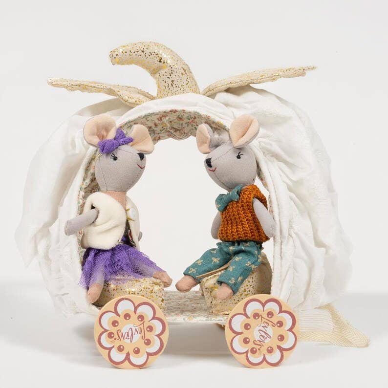 LEVLOVS - LevLovs Halloween Pumpkin Coach - LIMITED EDITION