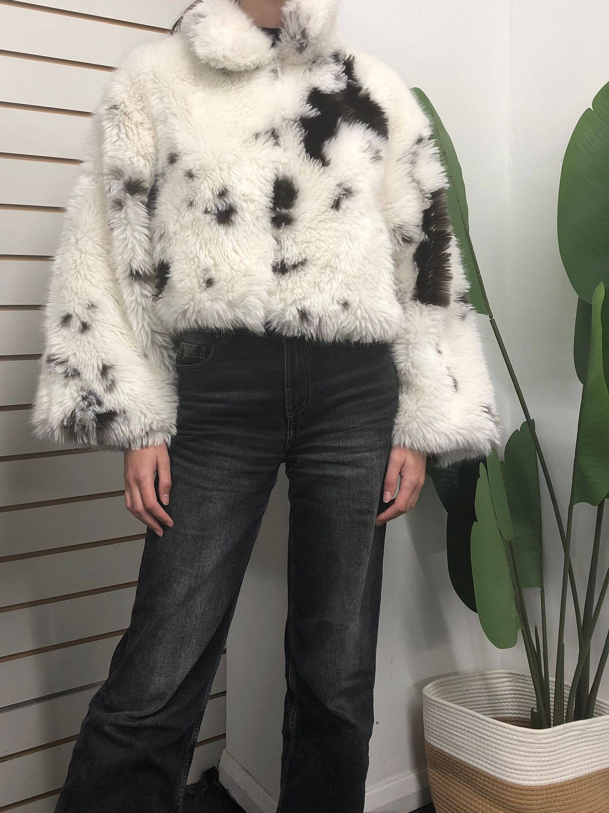 ANGELEYE - Faux Fur Coat with Zip in Hide - Brown & Cream: White / S/M