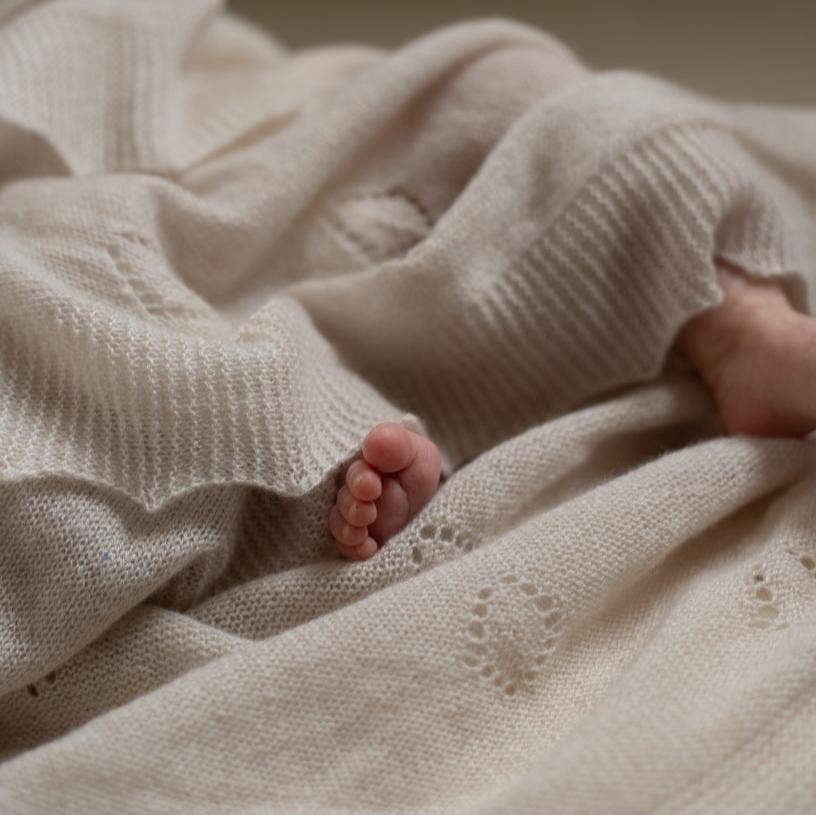 G.H.Hurt & Son X Avery Row Cashmere Shawl Gift Set