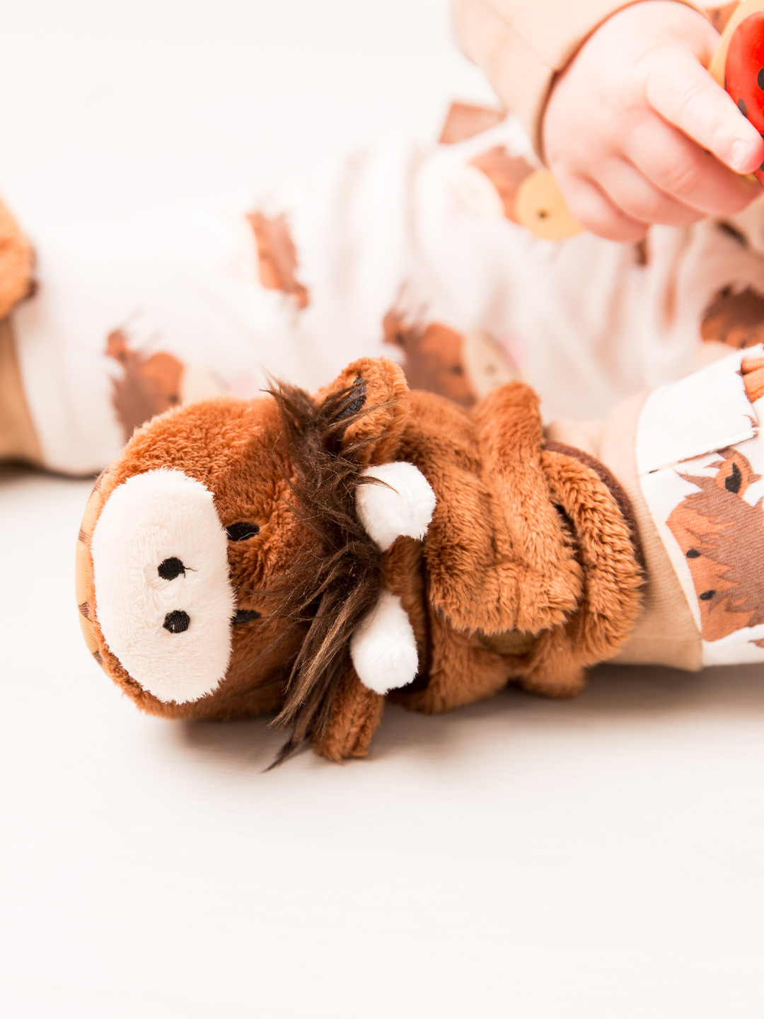 Neutral Hamish Highland Cow Booties: Medium (6-12 Months)