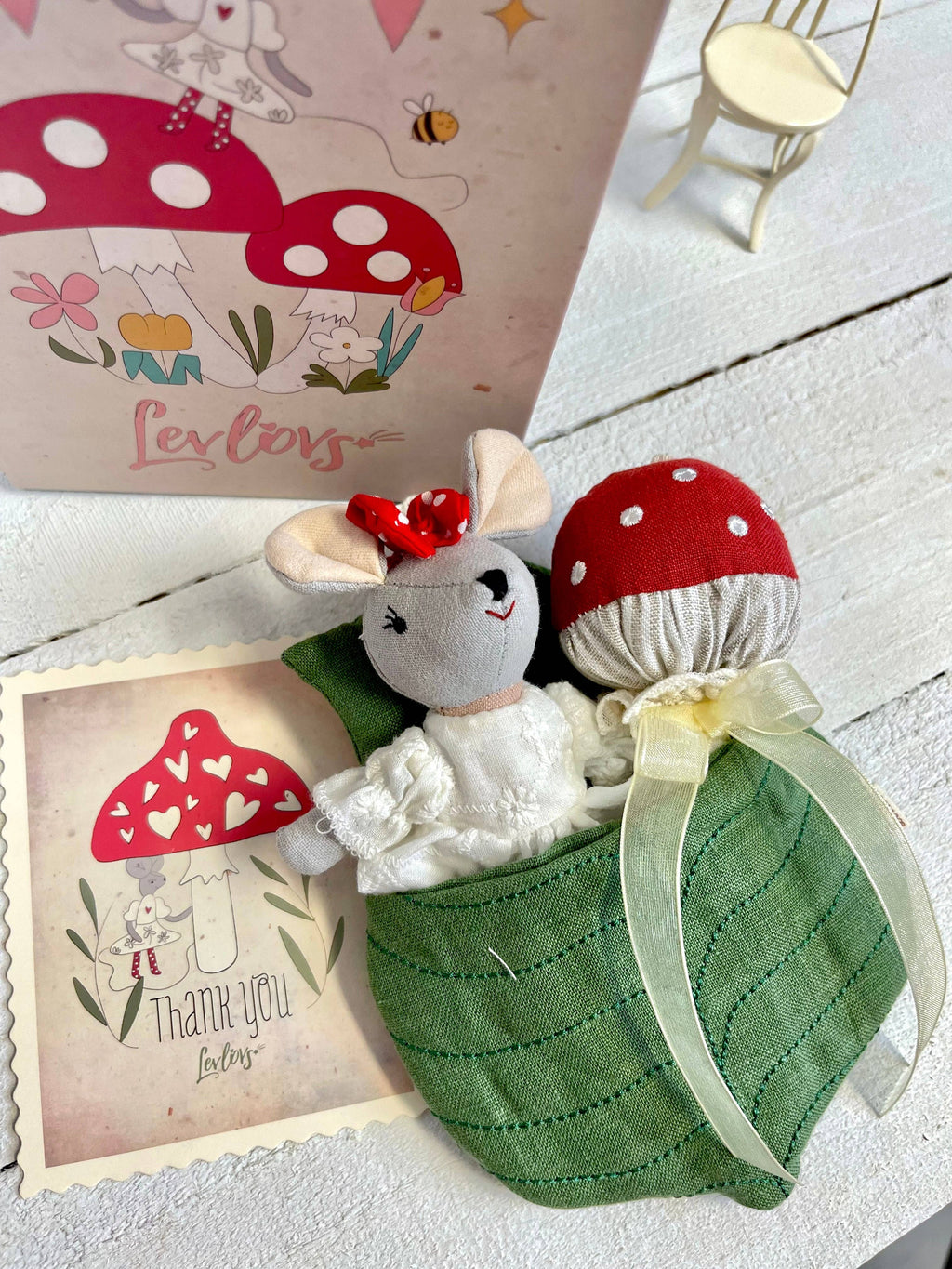LEVLOVS - Mouse and the Mushroom Wonder Forest Set Red