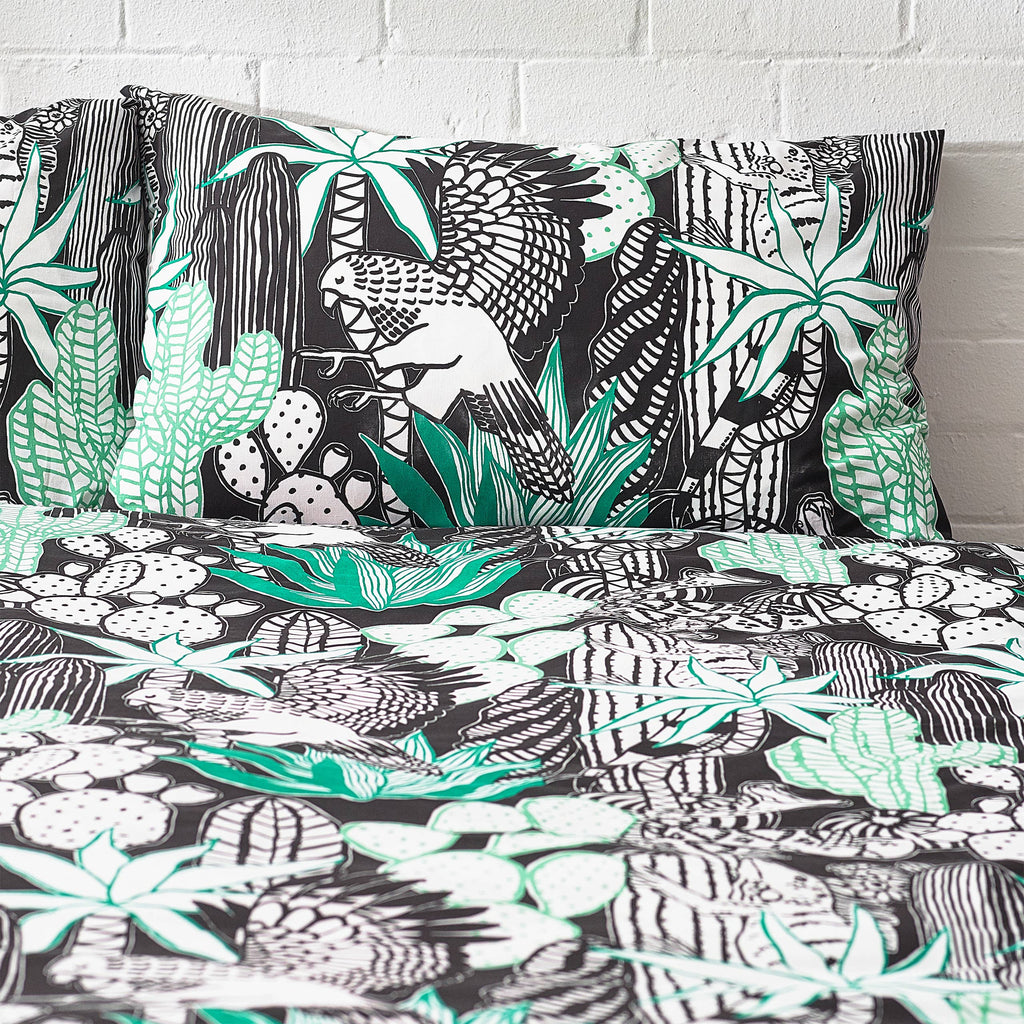 Riva Home - Arizona Duvet Cover Set White/Black: White/Black / Double
