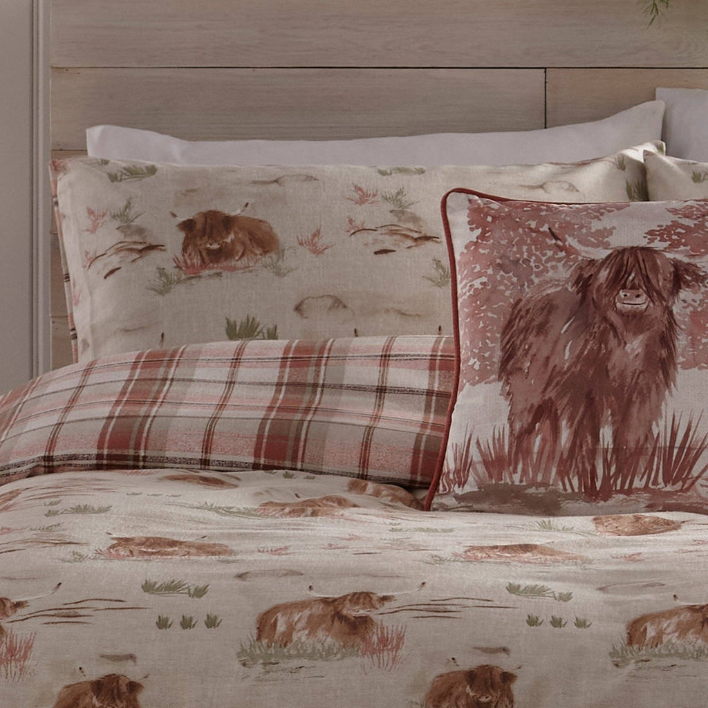 UW Home - Hanson Highland Cow Duvet Cover Set by D & D in Terracotta: King