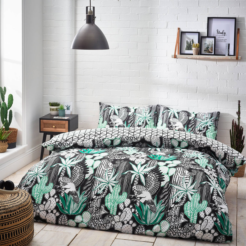 Riva Home - Arizona Duvet Cover Set White/Black: White/Black / Double