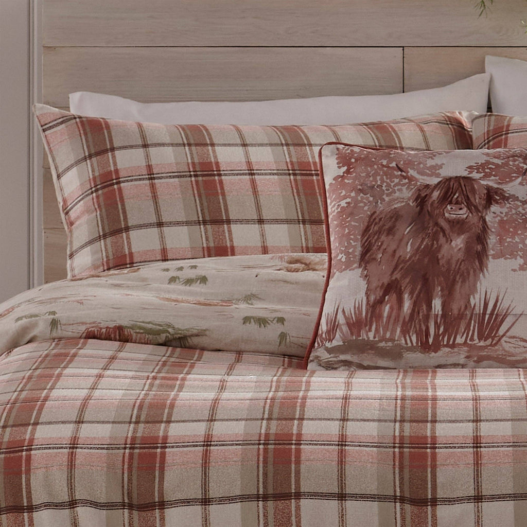 UW Home - Hanson Highland Cow Duvet Cover Set by D & D in Terracotta: King