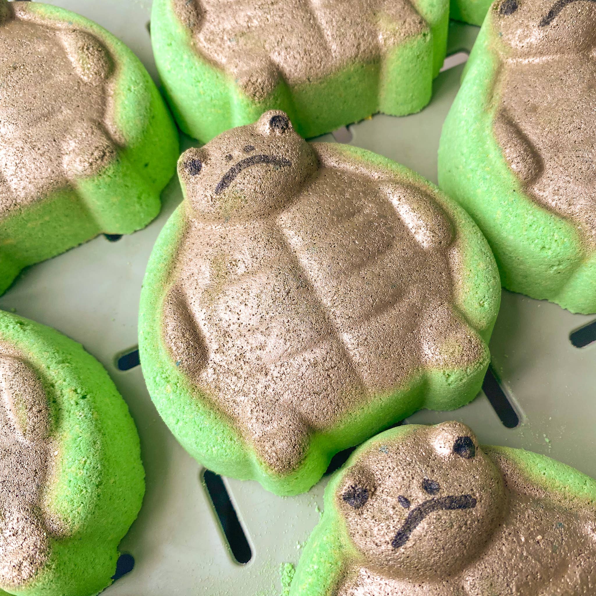 Grumpy Tortoise Bath Bomb